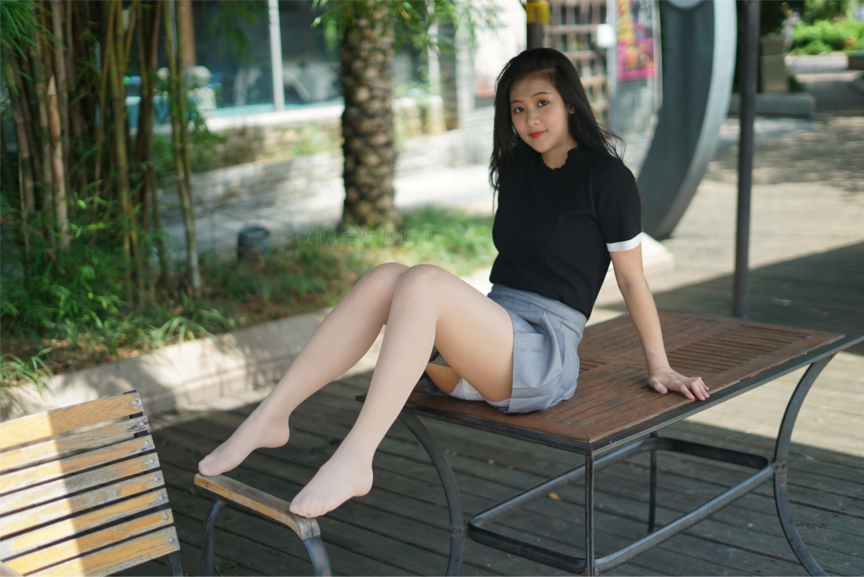 学妹加速跑 XM077《桌上起舞的彤彤》